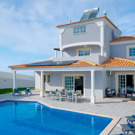 Ocean - Com Piscina Aquecivel E Bbq Em 빌라 *